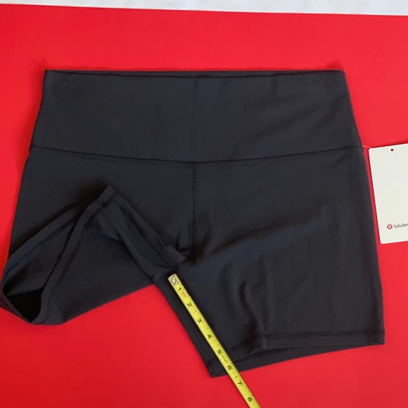 16 Hawaiian Aloha Lululemon Align HR Short black - Picture 6 of 10